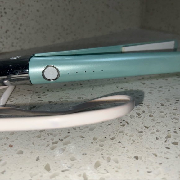 T3 Singlepass Luxe Styling Iron - 1” Signature T3 Tourmaline® + Ceramic - Picture 6 of 11